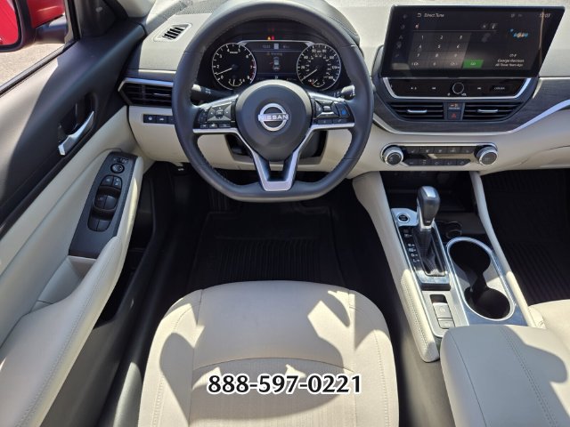 Used 2024 Nissan Altima 2.5 SV w/ SV Premium Package FWD image 13
