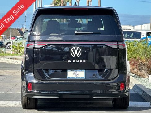 New 2025 Volkswagen ID. Buzz Pro S RWD image 6