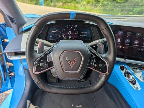 Used 2022 Chevrolet Corvette Stingray Premium Conv w/ Z51 Performance Package RWD image 18