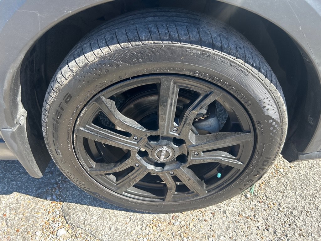 Used 2023 Nissan Kicks SR FWD image 21
