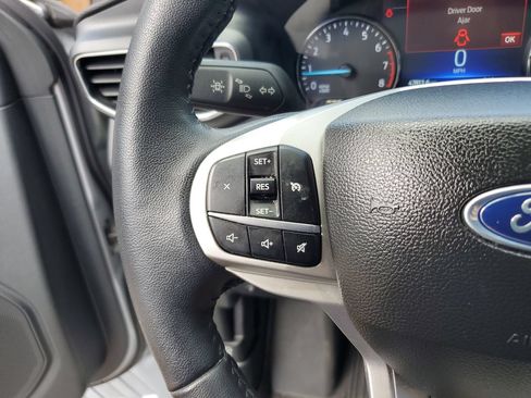 Used 2023 Ford Explorer XLT w/ Equipment Group 202A AWD/4WD image 30