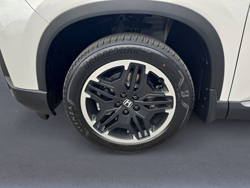 New 2026 Honda Pilot Touring image 10