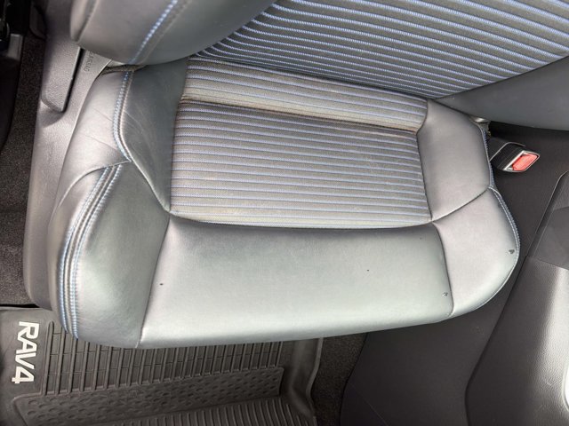 Used 2019 Toyota RAV4 XSE AWD/4WD image 16