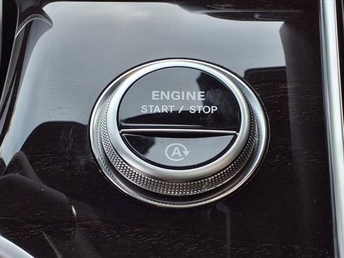 Used 2025 Mercedes-Benz GLC 300 image 25