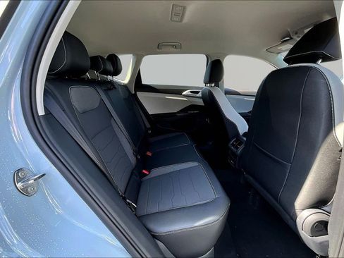 New 2026 Volkswagen Taos SE image 24