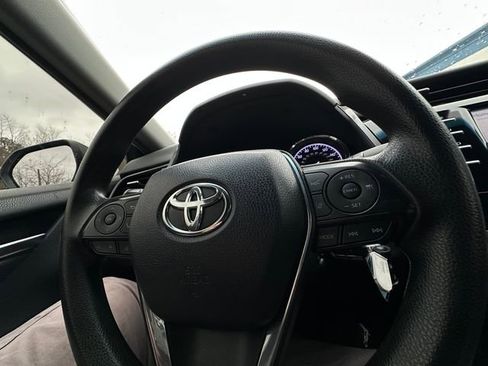 Used 2019 Toyota Camry LE image 20