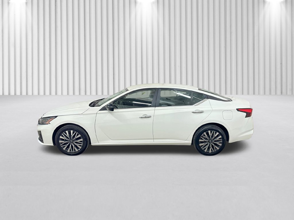 Used 2025 Nissan Altima 2.5 SV AWD/4WD image 11