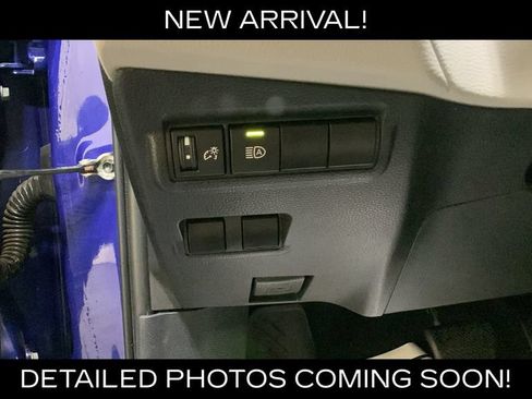 Used 2022 Toyota Corolla Cross LE AWD/4WD image 28