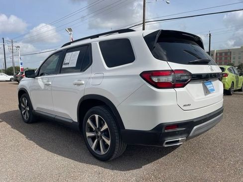 Used 2025 Honda Pilot Elite image 6