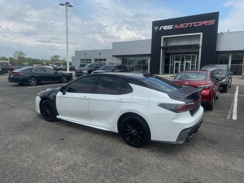 Used 2019 Toyota Camry XSE w/ Navigation Package FWD image 2
