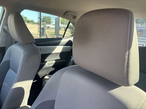 Used 2017 Toyota Corolla LE FWD image 9