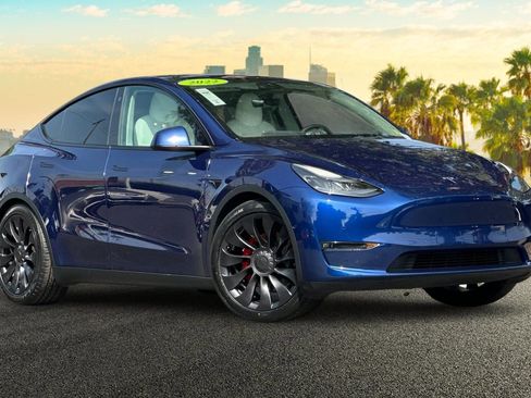 Used 2022 Tesla Model Y Performance AWD/4WD image 2