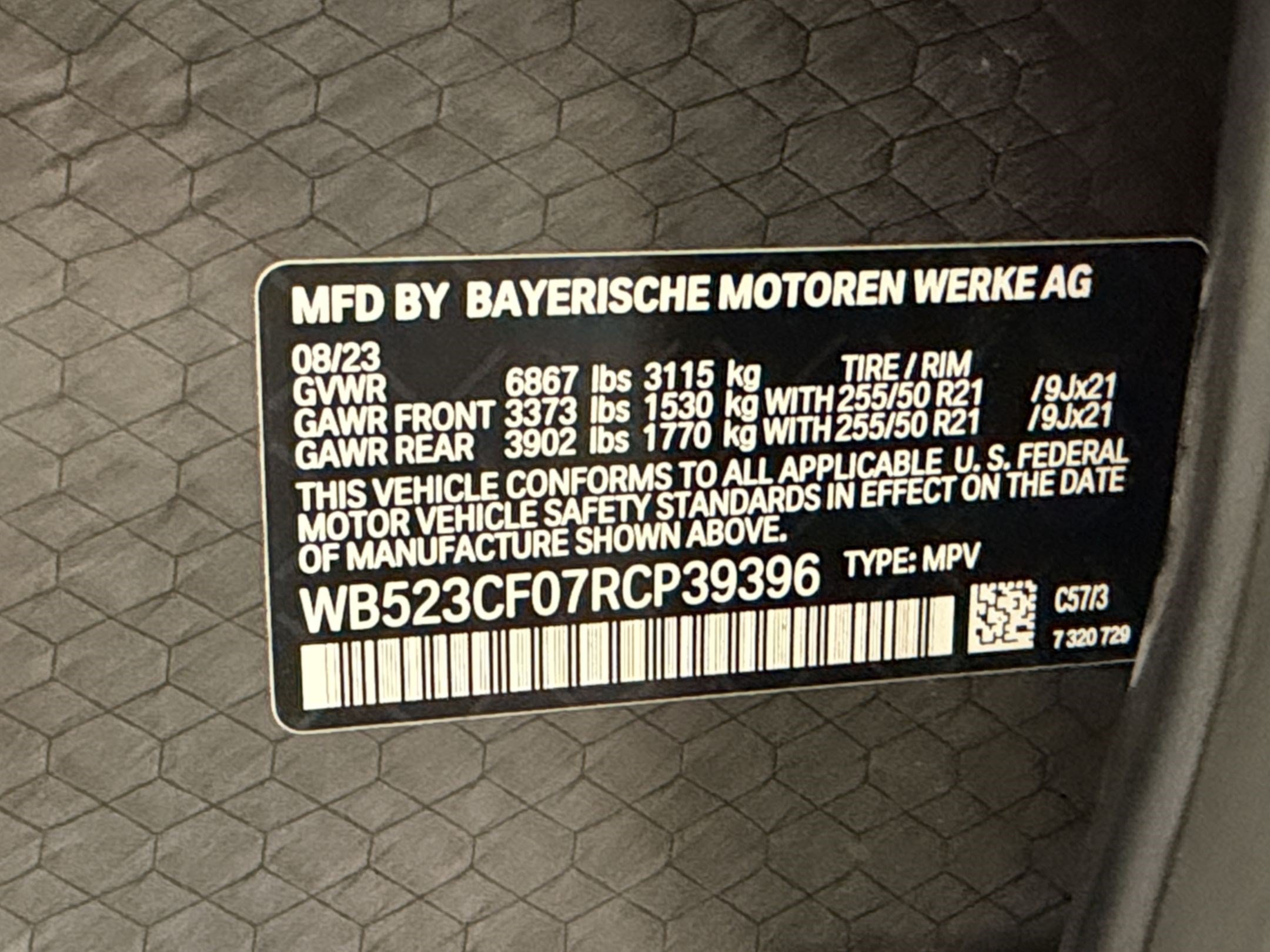 Used 2024 BMW iX xDrive50 w/ Sport Package AWD/4WD image 25