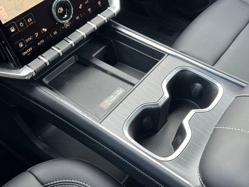 Used 2025 GMC Acadia Elevation w/ Elevation Premium Package image 31