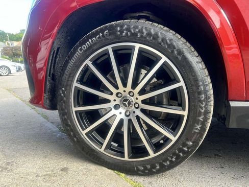 Used 2024 Mercedes-Benz GLS 580 4MATIC image 9