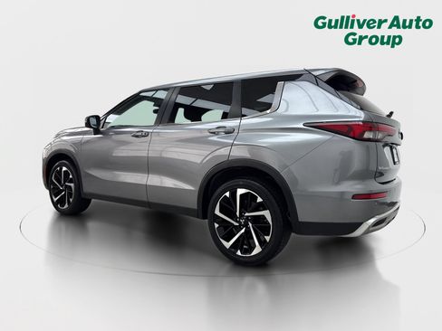 Used 2023 Mitsubishi Outlander SE AWD/4WD image 4