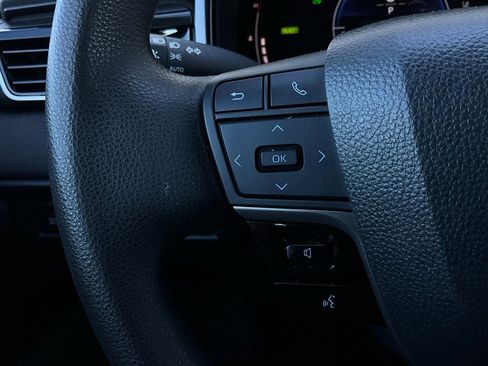 Used 2025 Toyota Camry LE image 32