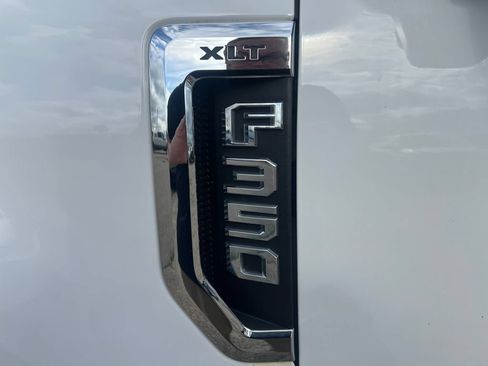 Used 2018 Ford F350 XLT w/ XLT Premium Package AWD/4WD image 12