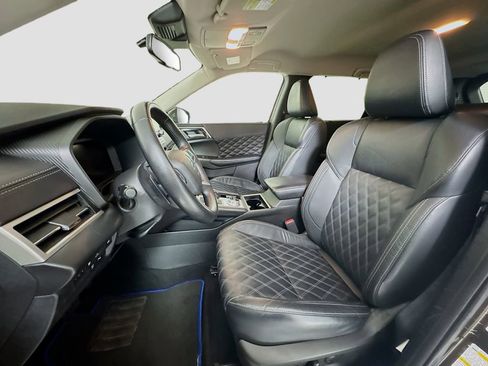 Used 2023 Mitsubishi Outlander SEL image 9