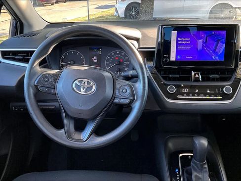 Used 2023 Toyota Corolla LE image 6
