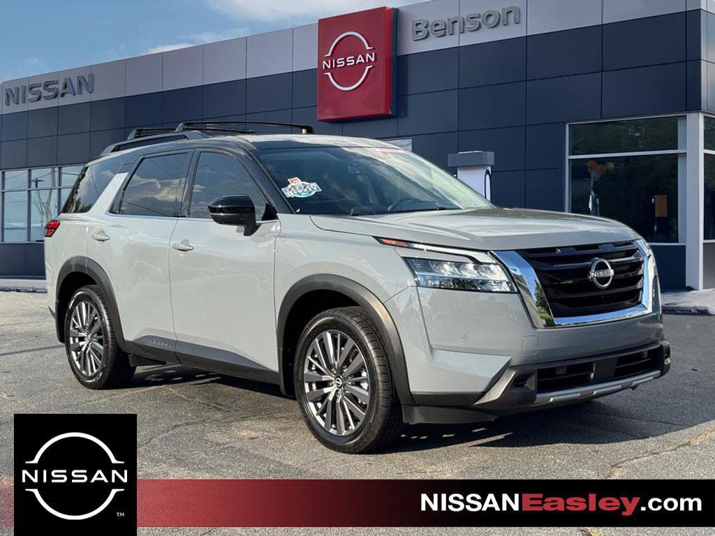 Certified 2024 Nissan Pathfinder SL w/ SL Premium Package FWD image 1