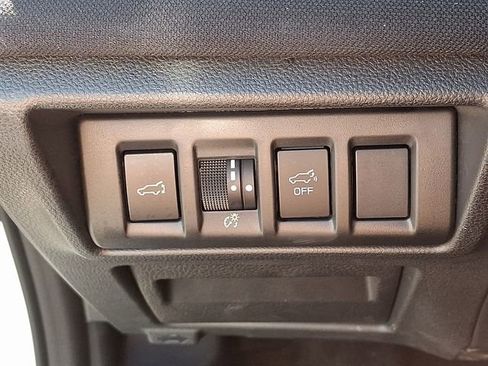 Used 2022 Subaru Outback Premium image 25