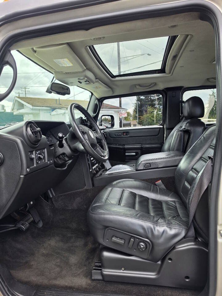 Used 2005 HUMMER H2 w/ Preferred Equipment Group AWD/4WD image 12