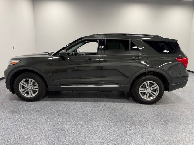 Used 2023 Ford Explorer XLT w/ Equipment Group 202A AWD/4WD image 5