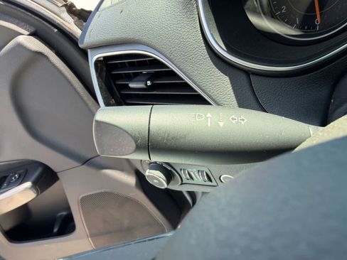 Used 2019 Jeep Cherokee Limited w/ Luxury Group AWD/4WD image 15