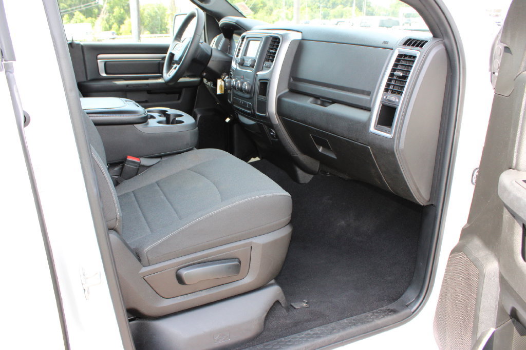 Used 2024 RAM 1500 Warlock RWD image 9