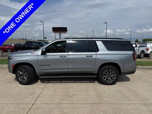 Used 2023 Chevrolet Suburban Z71 w/ Luxury Package AWD/4WD image 3