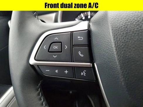 Used 2024 Toyota Highlander XLE image 11