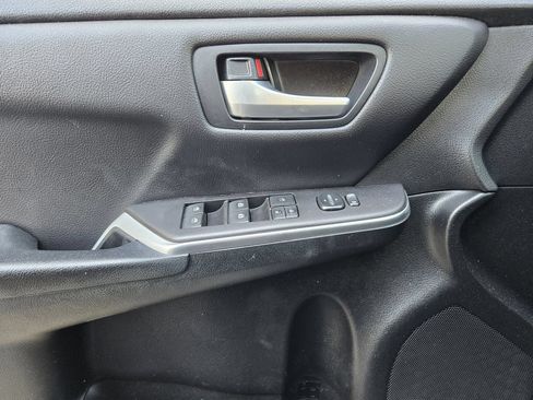 Used 2017 Toyota Camry LE FWD image 15