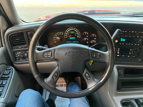 Used 2004 Chevrolet Tahoe LT w/ LT Preferred Equipment Group image 28