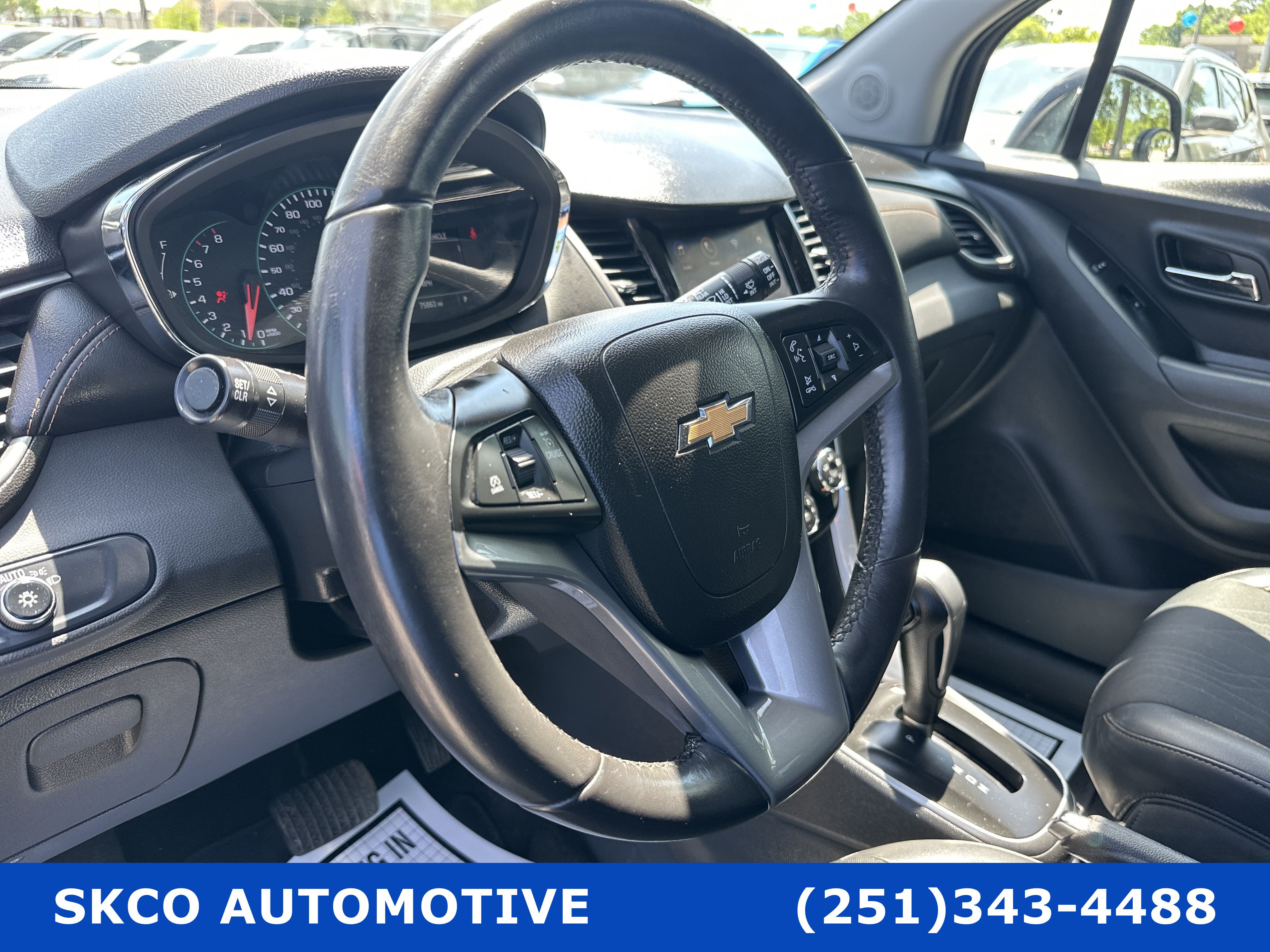Used 2022 Chevrolet Trax LT w/ LT Convenience Package FWD image 19