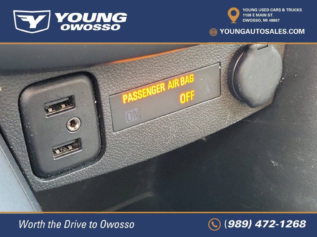 Used 2022 Chevrolet Trax LT w/ LT Convenience Package AWD/4WD image 22