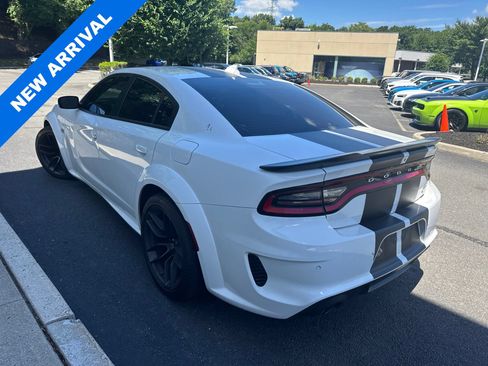 Used 2022 Dodge Charger Scat Pack RWD image 4