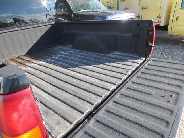 Used 2002 Chevrolet Silverado 2500 LT w/ Off-Road Skid Plate Pkg AWD/4WD image 11