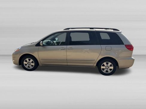 Used 2007 Toyota Sienna XLE FWD image 7