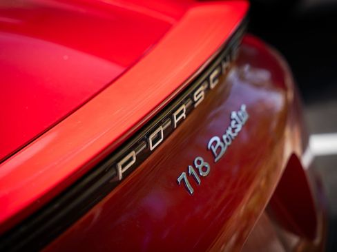 Used 2019 Porsche 718 Boxster RWD image 4