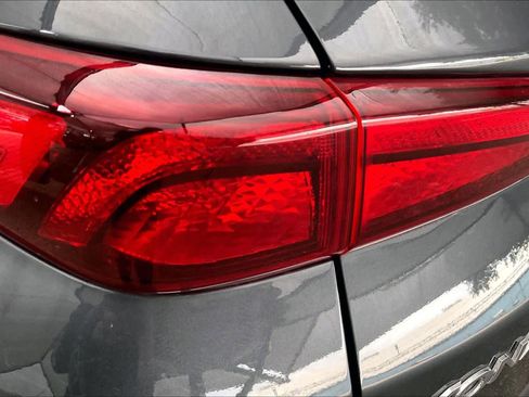 Used 2022 Hyundai Kona SE w/ Cargo Package FWD image 28