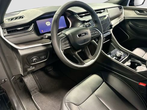 New 2026 Jeep Grand Cherokee Limited w/ Limited Altitude Package AWD/4WD image 9