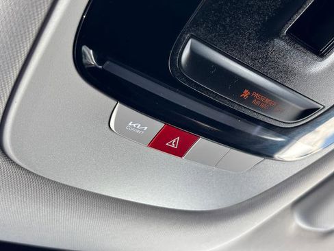 Certified 2024 Kia Seltos SX w/ SX Sunroof Package image 32