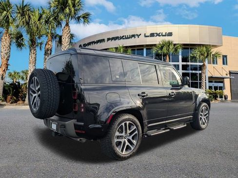 Used 2024 Land Rover Defender 110 X-Dynamic SE image 5