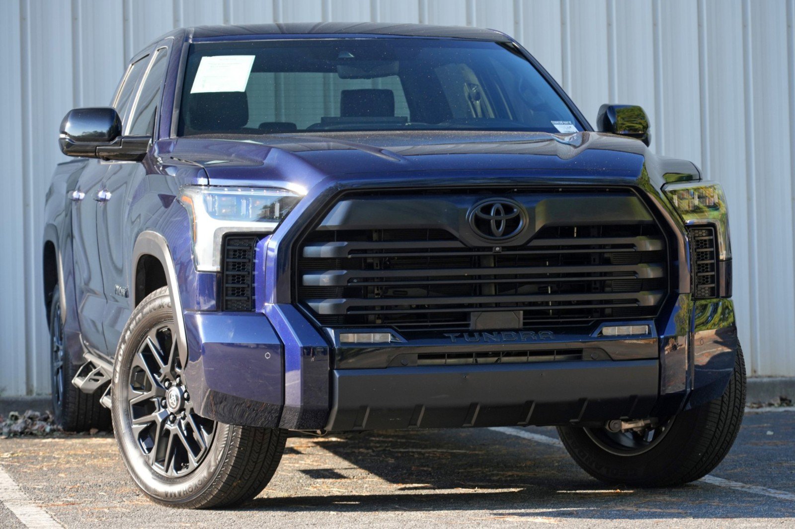 Used 2025 Toyota Tundra Limited AWD/4WD image 4