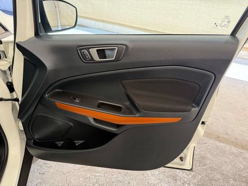 Used 2021 Ford EcoSport SE w/ SE Convenience Package FWD image 12