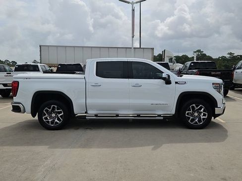 Used 2026 GMC Sierra 1500 SLT AWD/4WD image 4