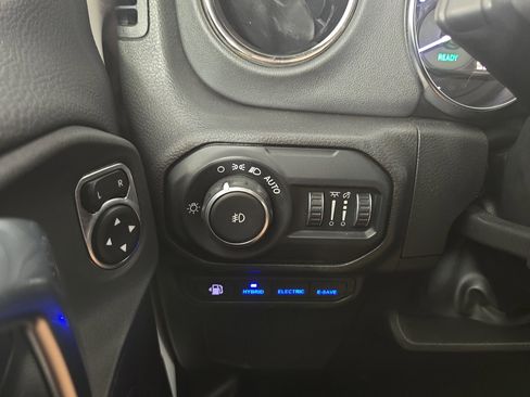 Used 2022 Jeep Wrangler Unlimited Sahara image 29