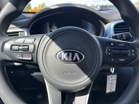 Used 2018 Kia Sorento FWD image 21