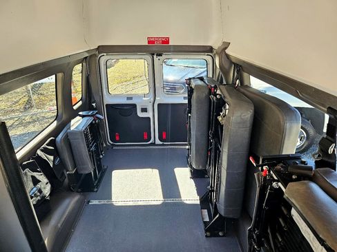 Used 2014 Ford E-350 and Econoline 350 Extended Super Duty w/ Power Group image 33